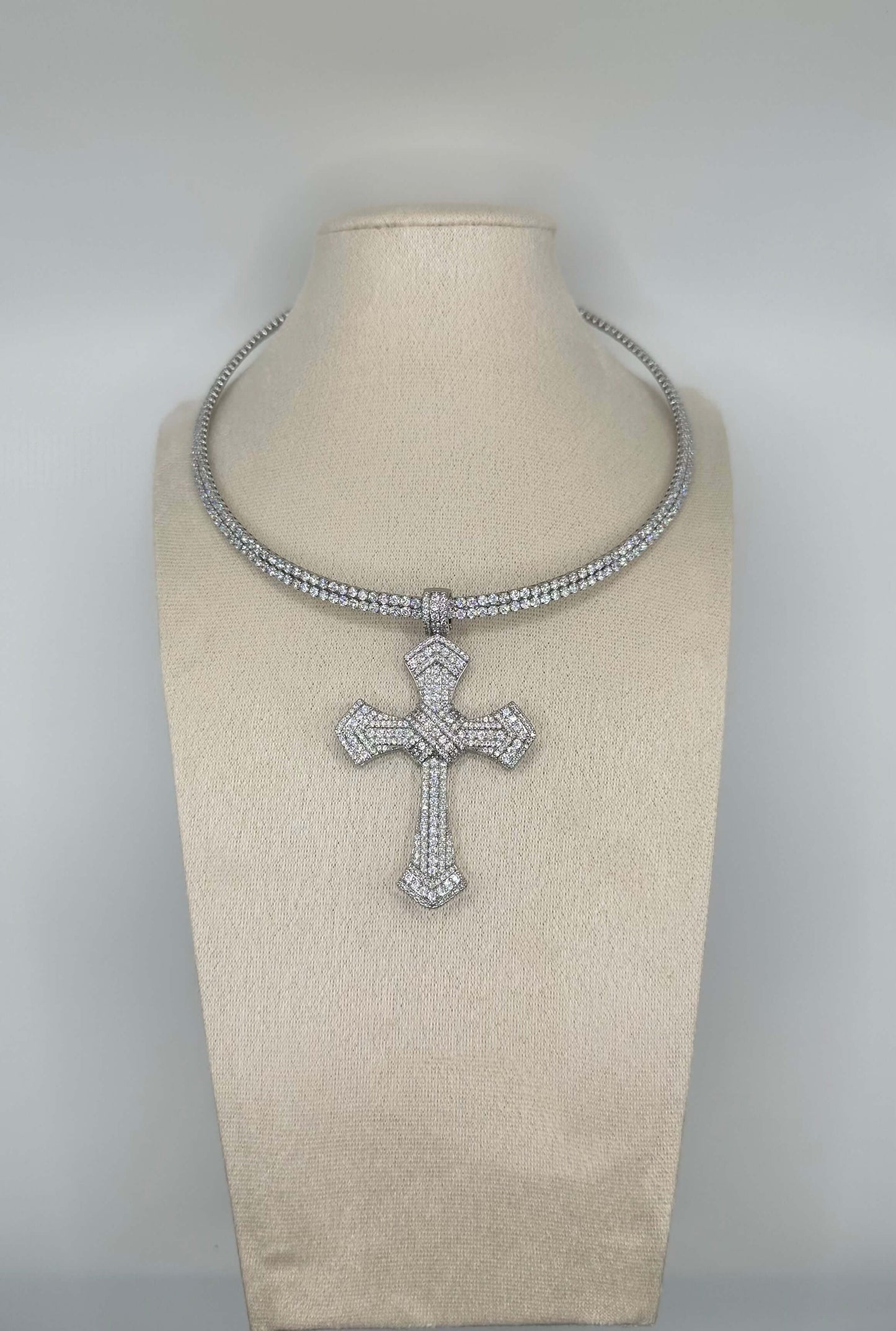 Collana Croce Maestosa - Aurea Accessori