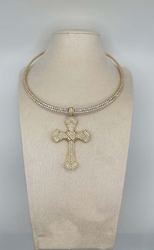 Collana Croce Maestosa